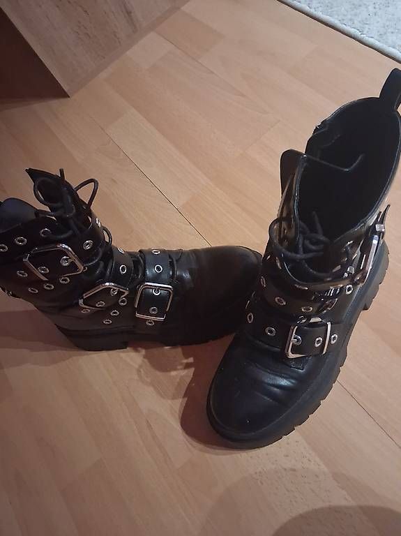 Damenschuhe: Stiefel – Neu und originalverpackt aus Möhlin von shq_9yb5 1