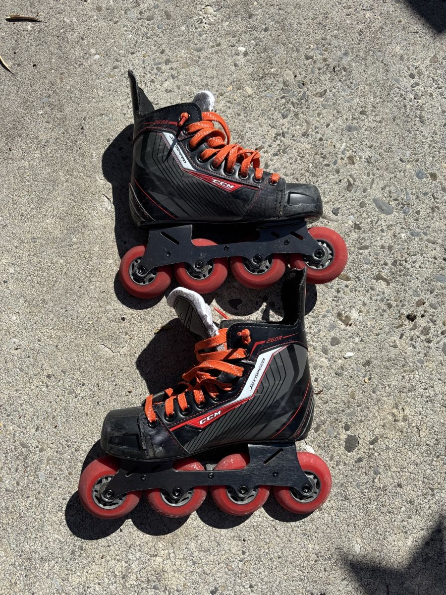 Chaussures garçon: Hockey Inline CCM  – D'occasion à Langnau i. E. par sunneabaeter 2