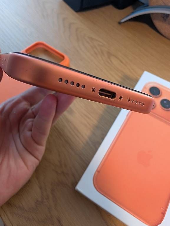 Apple Telefoni cellulari / Smartphones: iPhone 17 Pro Cosmic Orange 256GB – Usato da Winterthur venduto da up. 1