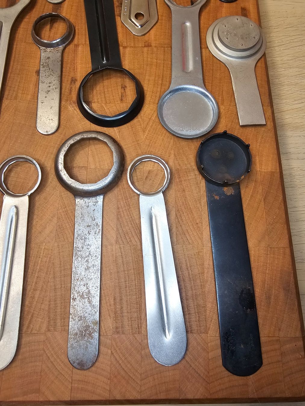 Tutti gli attrezzi: Lot 24 Ouvre-boîtier de montre utilisés – Usato da Genève venduto da Djoff 6