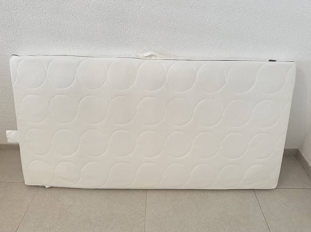 Letti: Ikea baby bed mattress – Usato da Fahrweid venduto da lei_8tnf
