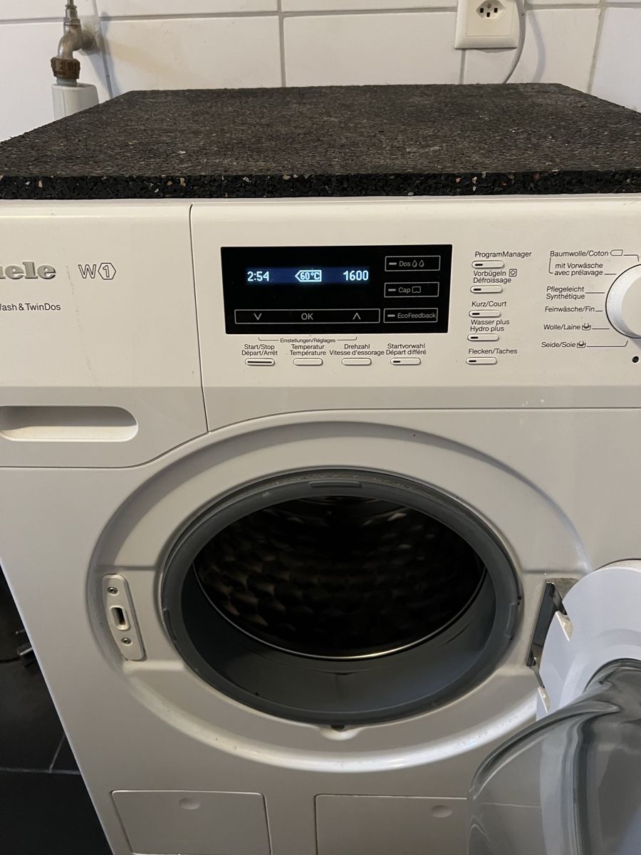 Miele Waschmaschinen: Miele w1 powerwash – Defekt aus Biel/Bienne von steffevan 1