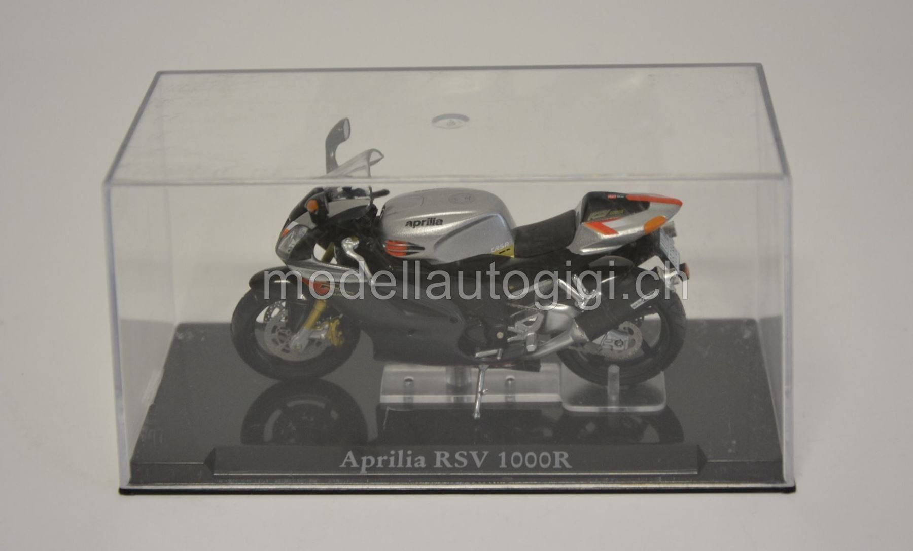 Kit di modellismo & Modellini statici: Aprilia RSV 1000R , 1:24 – Nuovo (secondo la descrizione) da Goldach venduto da Feivel9
