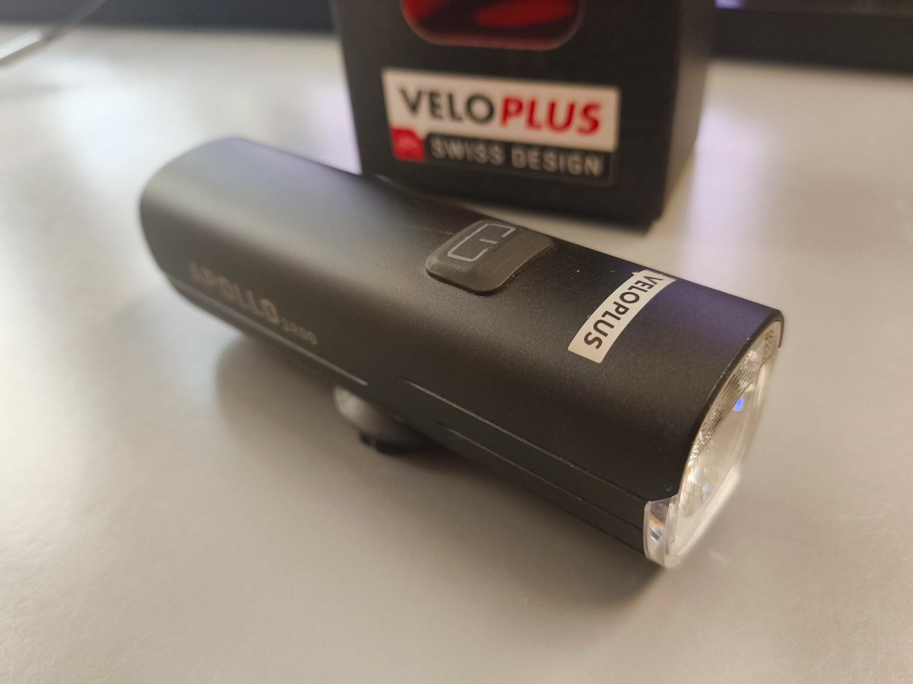 Veloplus Pièces détachées: VELOPLUS Apollo 1200 USB-Frontlicht – Neuf avec emballage d'origine à Luzern par Sgallego