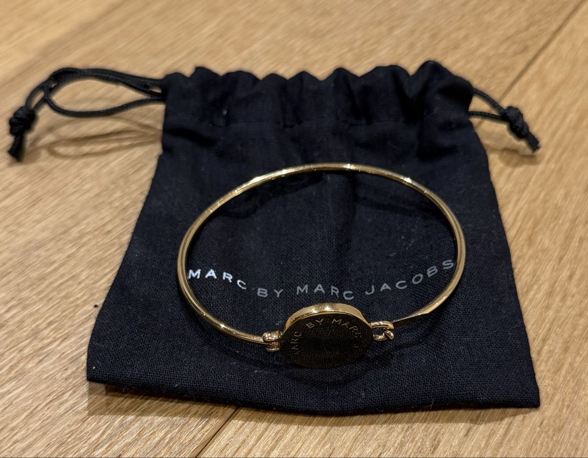 Marc Jacobs Bracciali & Braccialetti: Marc Jacobs Bangle Bracelet - Stylish Accessory – Usato da Schwyz venduto da ann_5w8m 2