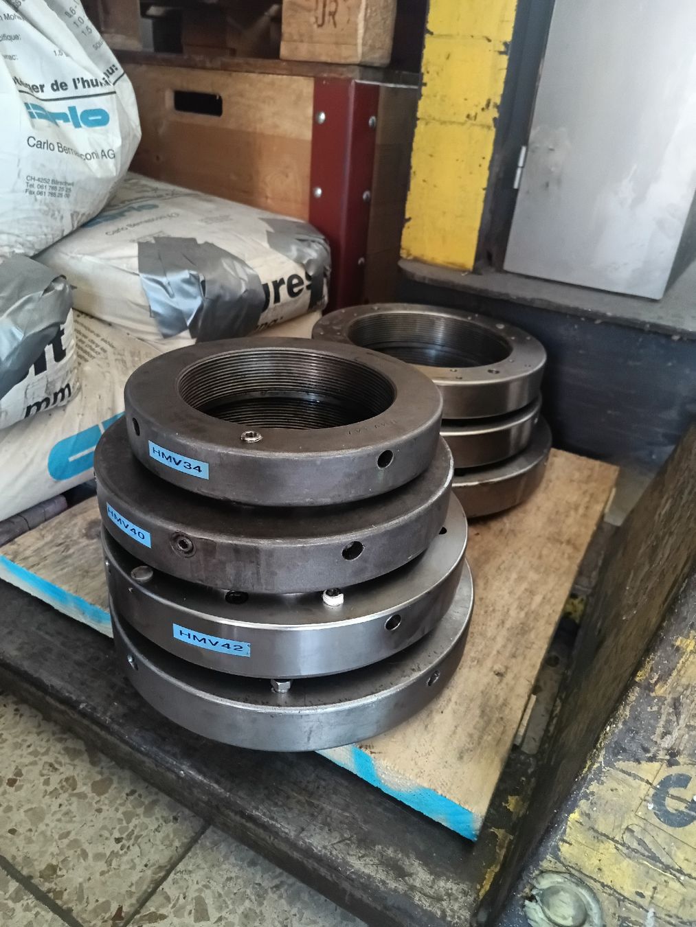 Tutti gli attrezzi: Hydraulikmuttern diverse Baugrössen – Usato da Wiedlisbach venduto da dom_8tsh