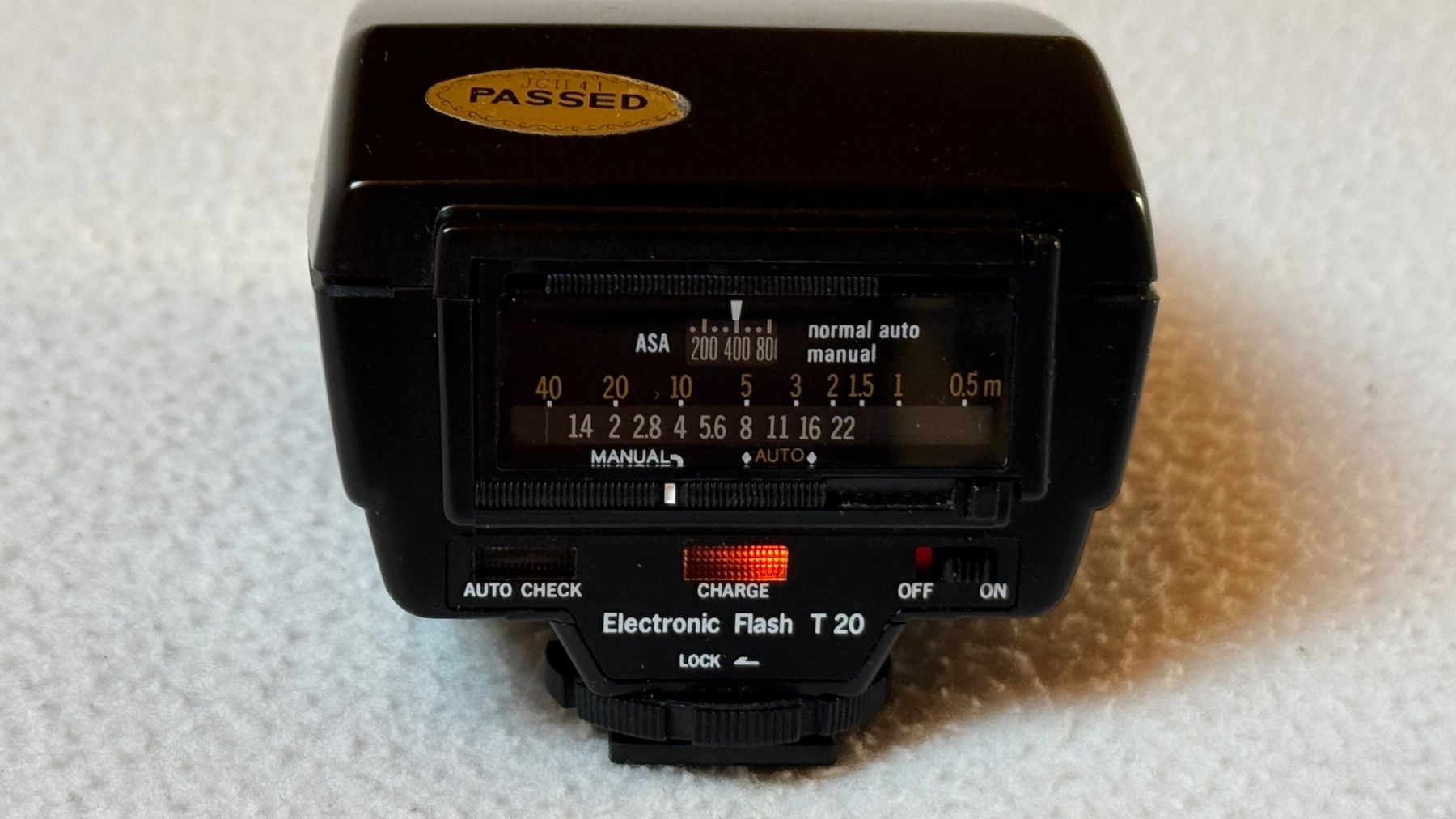 Olympus Flash: Olympus Electronic Flash T20 mit Blitzschuhverlängerung – Usato da Jegenstorf venduto da XavRoa 2