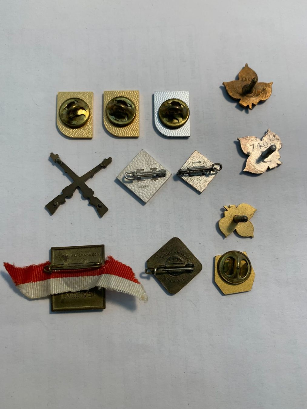Swiss Plaketten & Abzeichen: Diverse Sammlung alter CH Abzeichen, Pins + Anstecknadel – Gebraucht aus Sarmenstorf von habasa 3