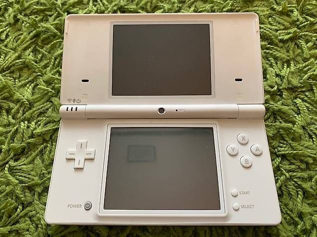 Nintendo Console: Nintendo DS Konsole DSi – Usato da Zürich venduto da Babylonia