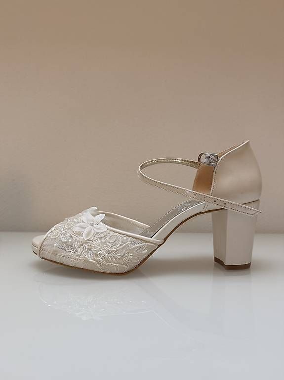 Scarpe da donna: Ungetragene Hochzeitsschuhe Gr. 40 – Nuovo e nell'imballaggio originale da Winterthur venduto da sgoldiger 2