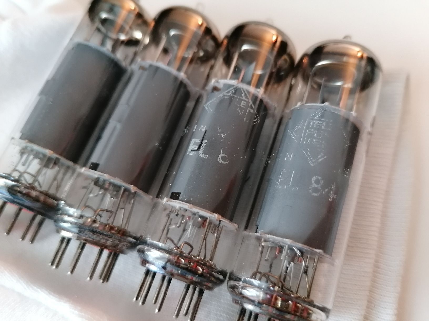 Telefunken Componenti elettronici: EL84 Endröhren Telefunken, Quartett – Nuovo (secondo la descrizione) da Rothenburg venduto da Corazondeleones 1