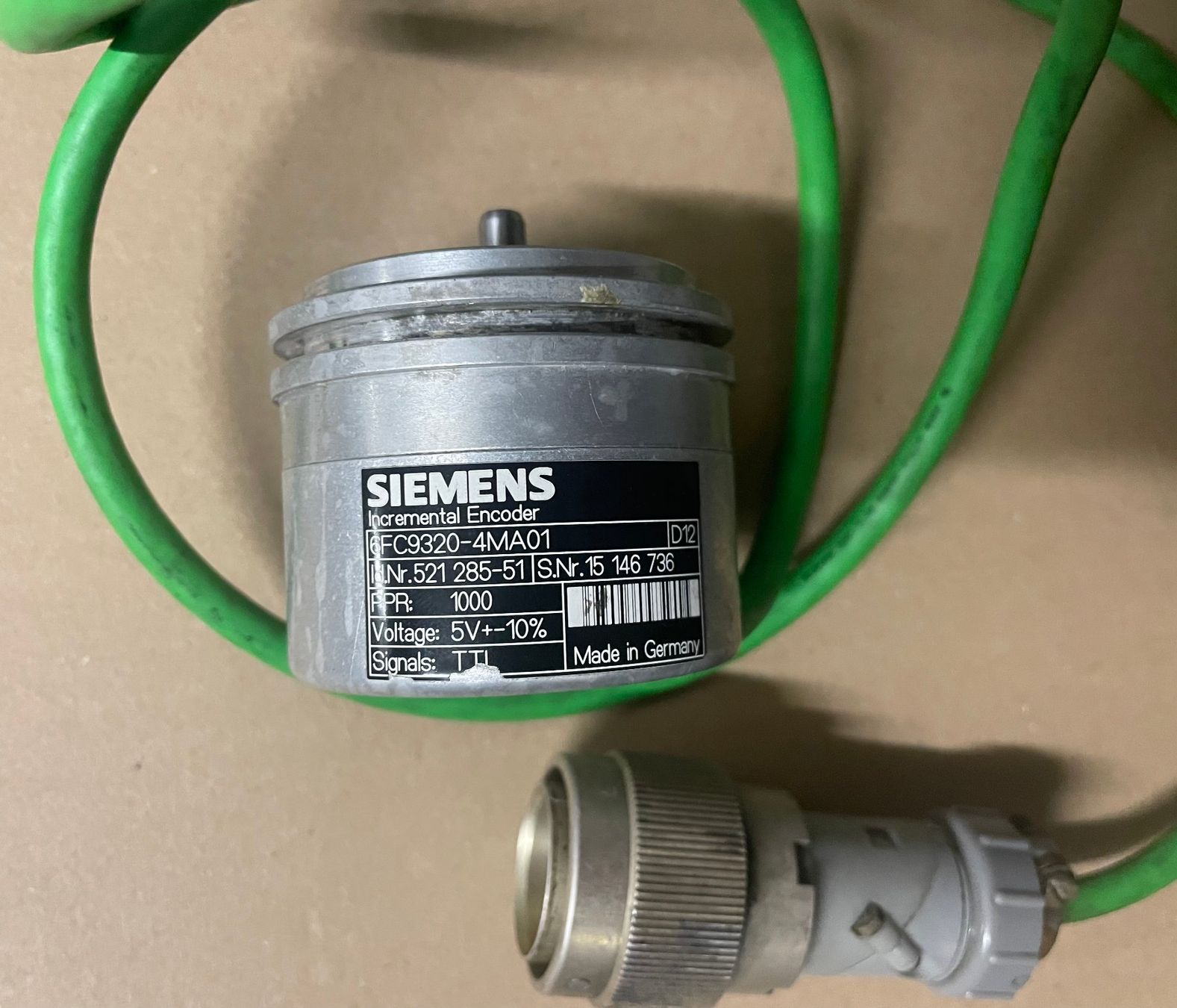 Siemens Elektronikbauteile: Siemens Inkremental Encoder 6FC9320-4MA01, inkl. Kabel – Gebraucht aus Sins von 3985schluckti
