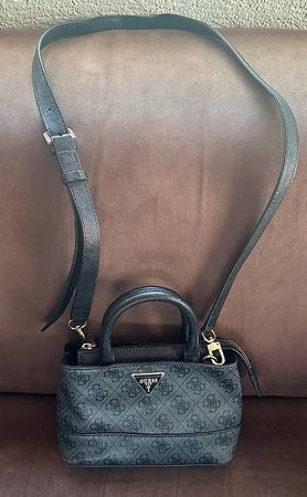Sac Guess gris noir