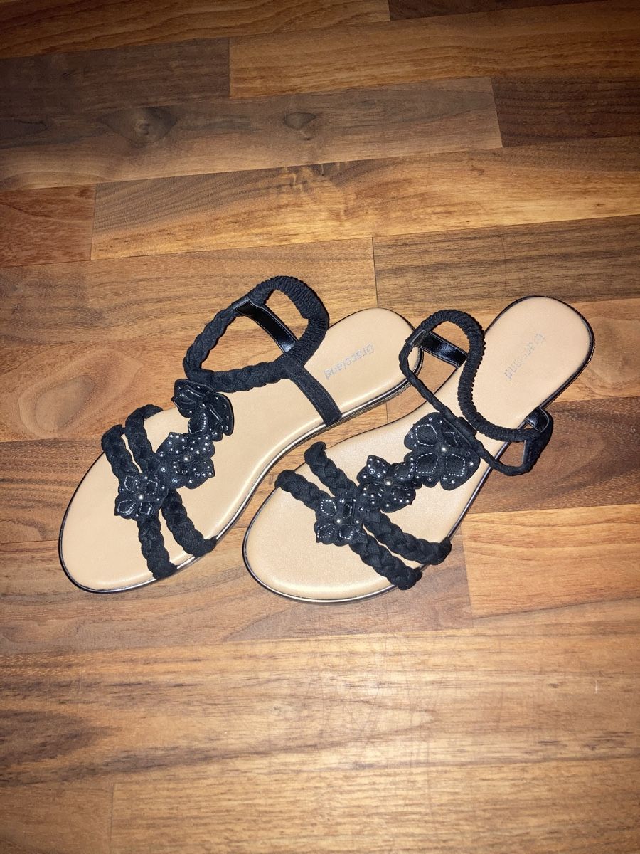Graceland Scarpe da donna: Schwarze Sommersandalen Gr. 38 – Usato da Aegerten venduto da leiserp