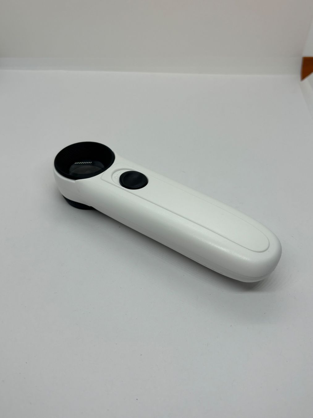 Sonstiges zu Optik: Lupe 40x mit Licht Neu Restposten – Neu und originalverpackt aus Widnau von Puch-Garage