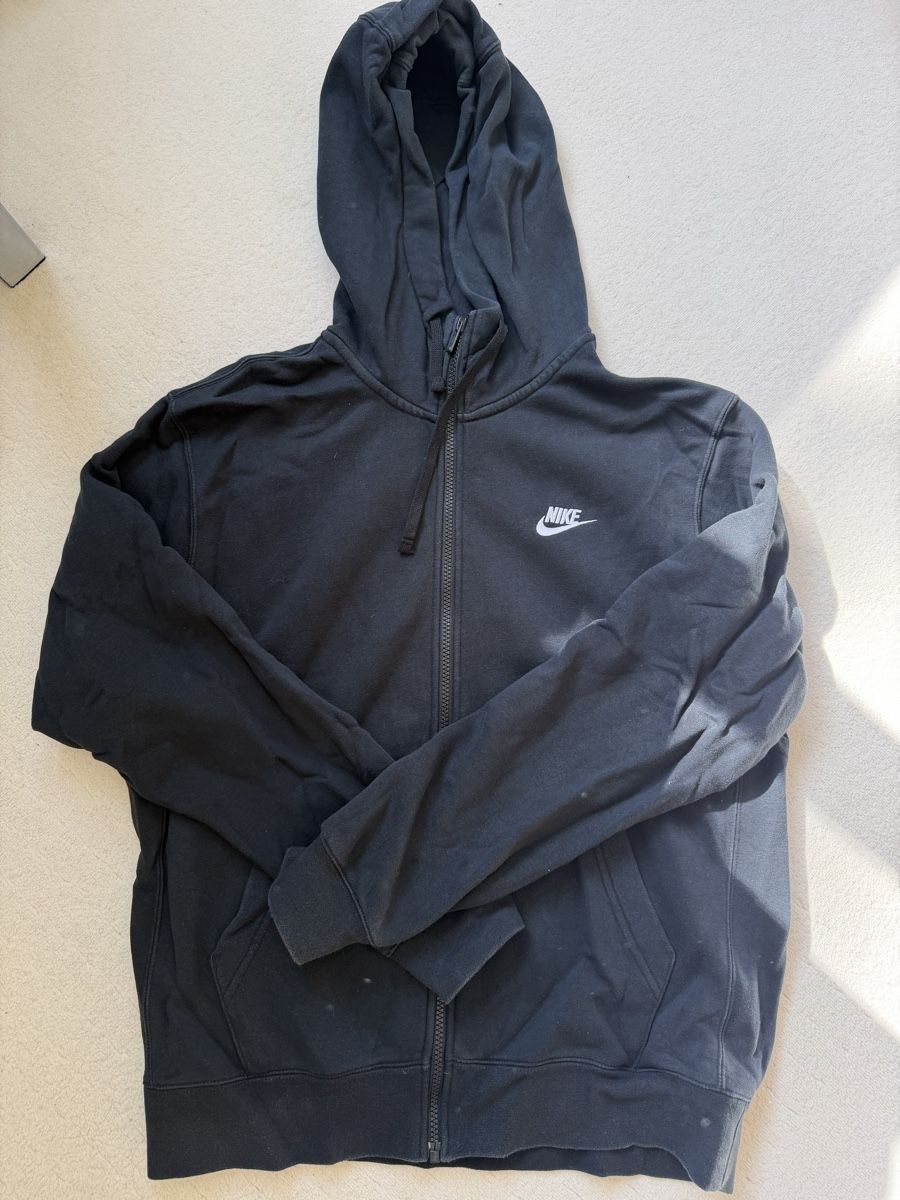 Nike Giacche: Sweatjacke schwarz von Nike – Usato da Würenlingen venduto da Sarasota03