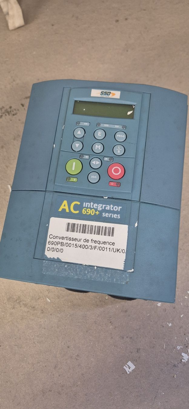 Convertitori: convertisseur de fréquence 3ph - 1,5 kW – Nuovo (secondo la descrizione) da Berlens venduto da ETE68