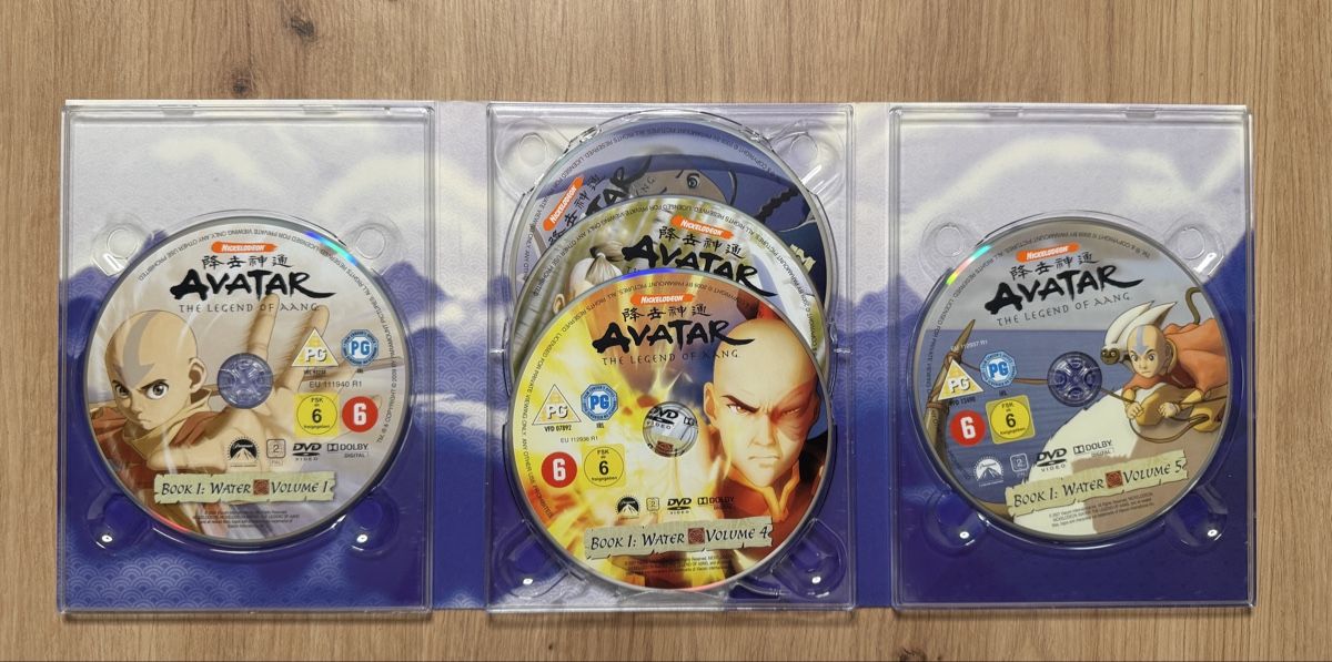 Tutti i DVDs: Avatar Der Herr der Elemente Buch 1 Wasser DVD Set – Usato da Biberist venduto da etesummer 2