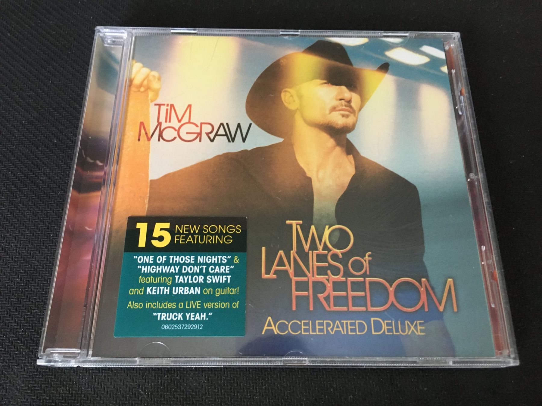 CDs: Tim McGraw - Two Lanes of Freedom -CD- – Gebraucht aus St.Gallen von MedienJoe