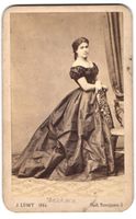 Fotografie J. Löwy, Wien, junge Schausp