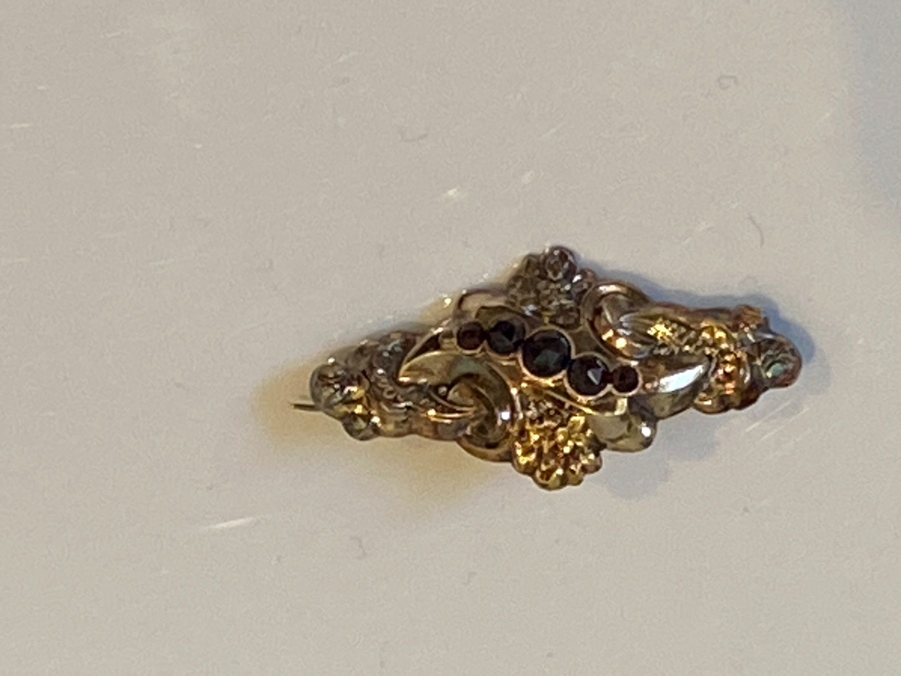 Spille & Fermagli: Brosche Bidermeier Gold Granat – Usato da Liestal venduto da marieugenia