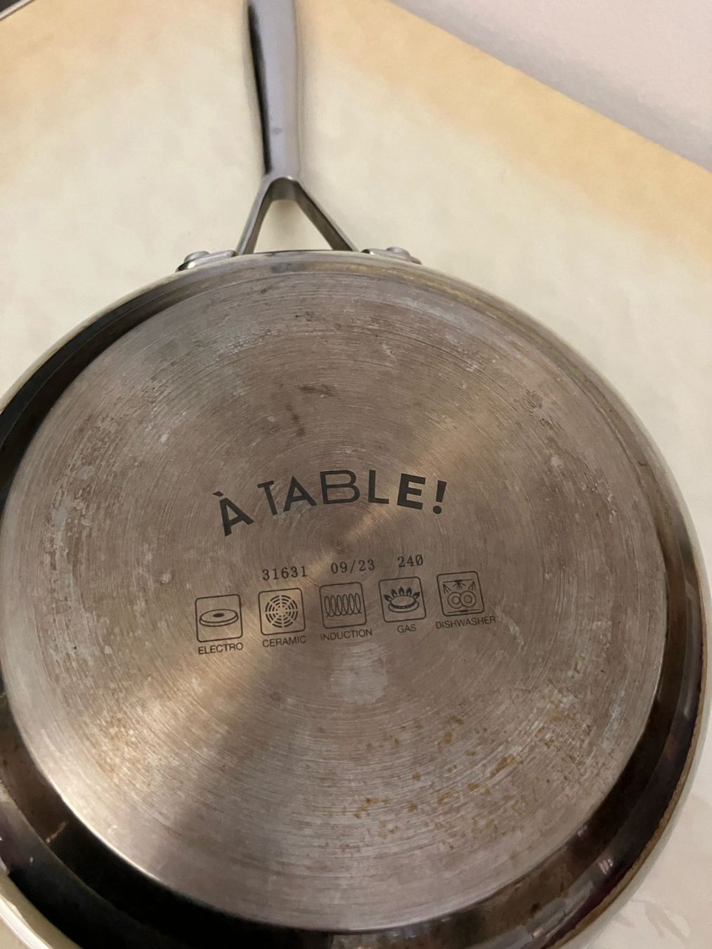 Pentole: Pentola con manico e coperchio "À table!" – Usato da Melano venduto da H-Sara 2