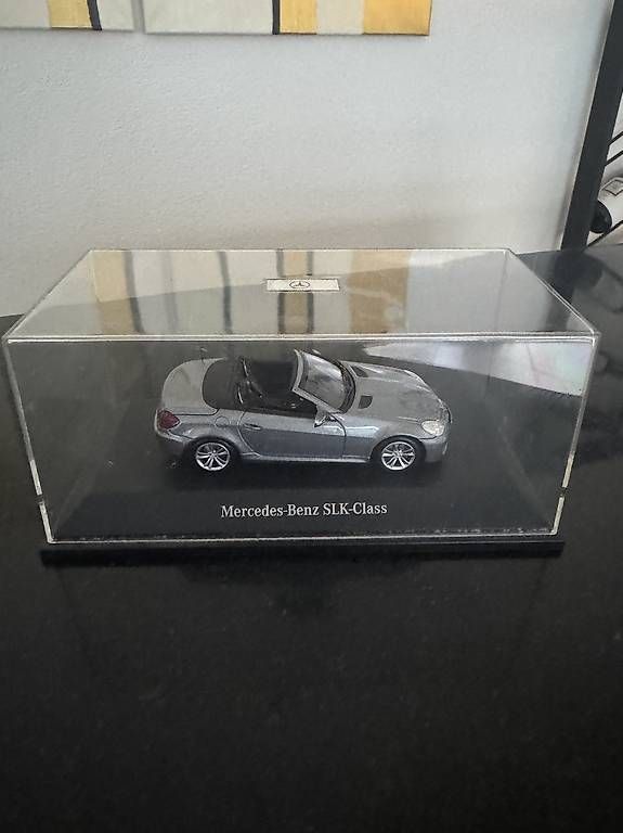Mercedes-Benz Modellini d'auto: Mercedes-Benz SLK-Class Miniaturmodell in Displaybox – Nuovo (secondo la descrizione) da Vaduz venduto da CB1001 2
