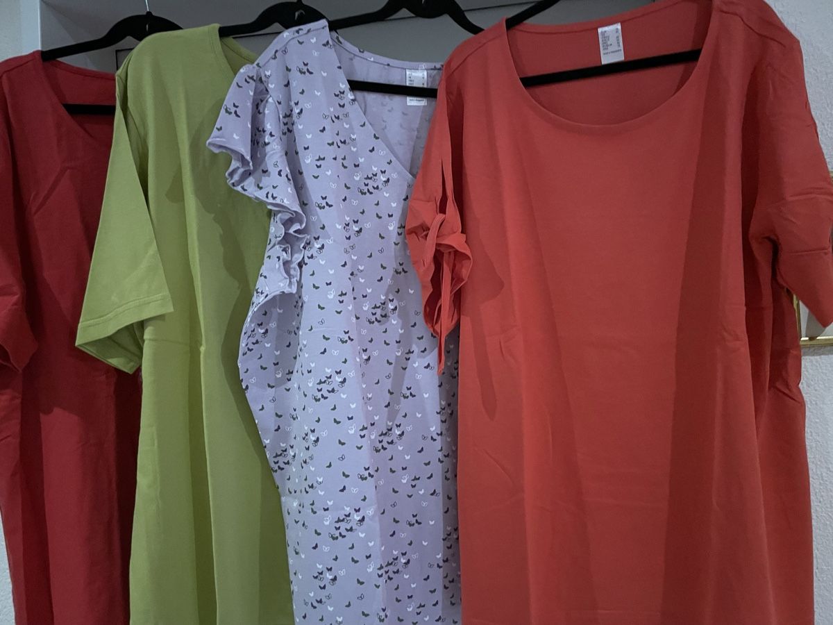 Lotti di vestiti: 5 T-shirts assortierte Farben, 48 neu – Nuovo (secondo la descrizione) da Braunwald venduto da Noveredo