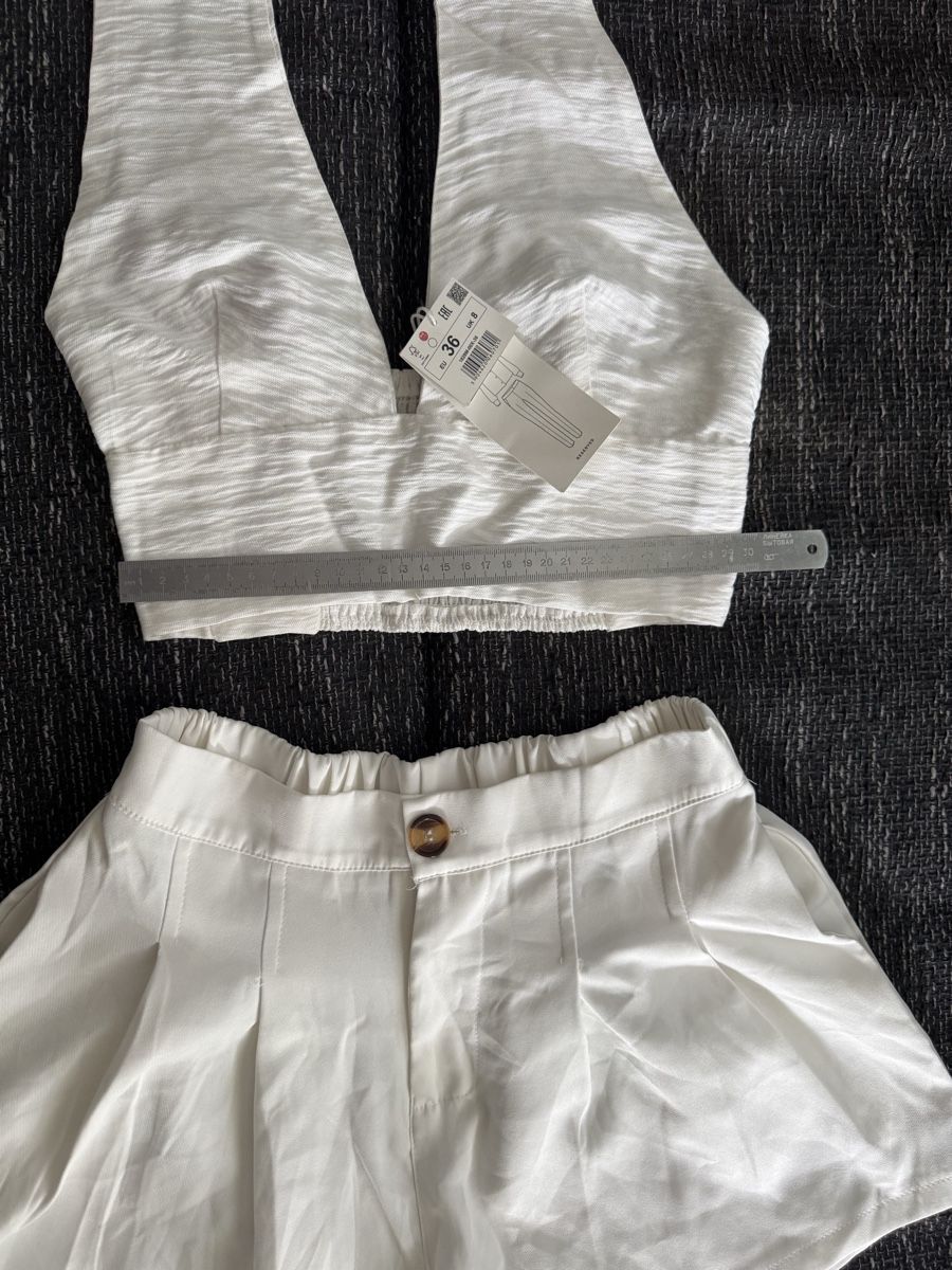 Lotti di vestiti: Milchfarbenes Sommer-Set: Shorts und Bluse, S-M – Nuovo e nell'imballaggio originale da Zürich venduto da kri_nx5f 1