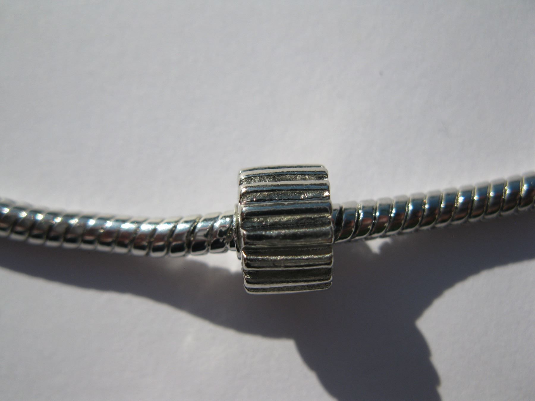 Perle (finte): 5 Metallperlen gerillt 9mm – Nuovo e nell'imballaggio originale da St. Margarethen TG venduto da LuanaKa 2