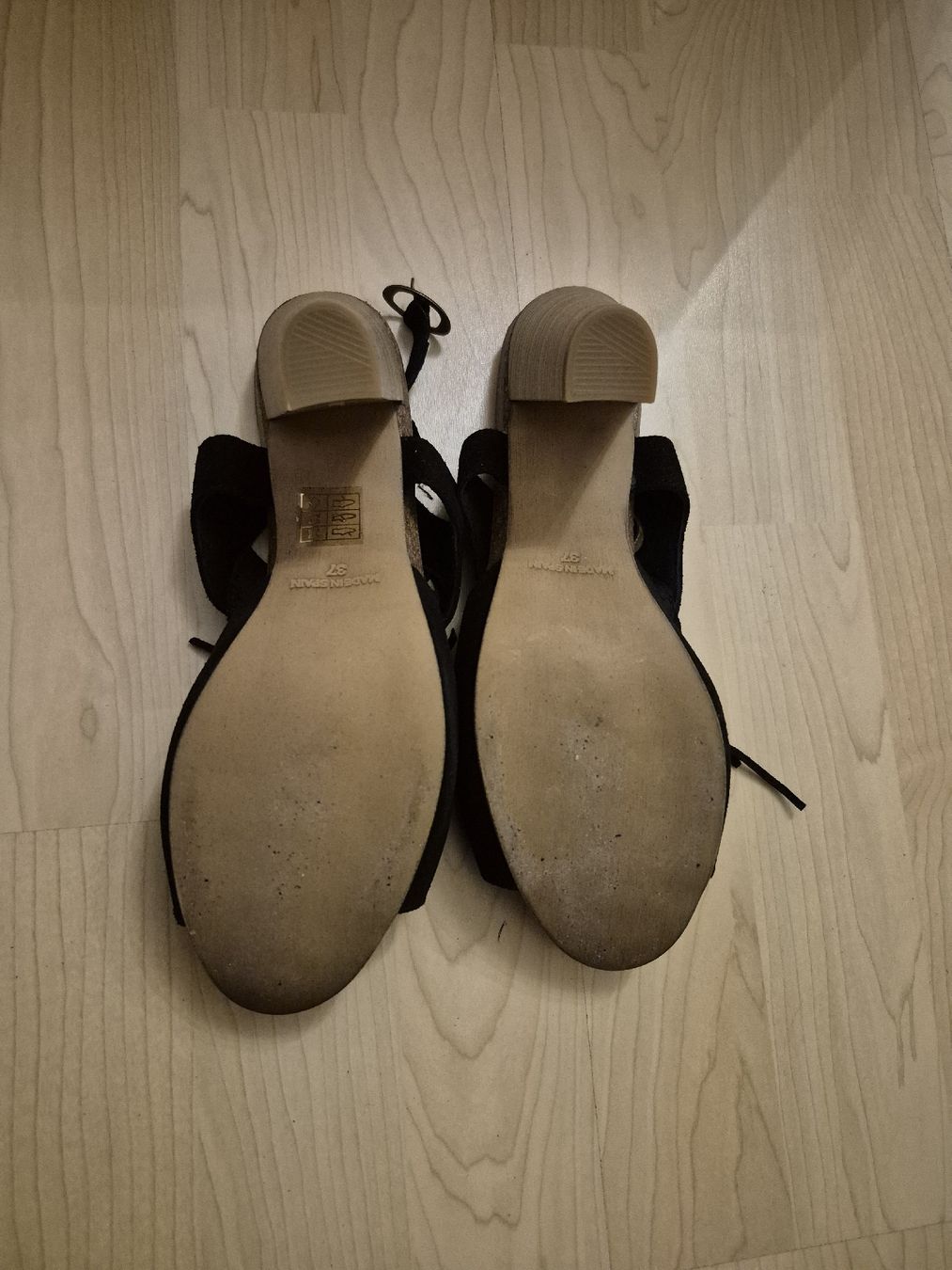Damenschuhe: Pumps / one of akind  grösse 37 – Gebraucht aus Schöfflisdorf von kin_2dp9 2