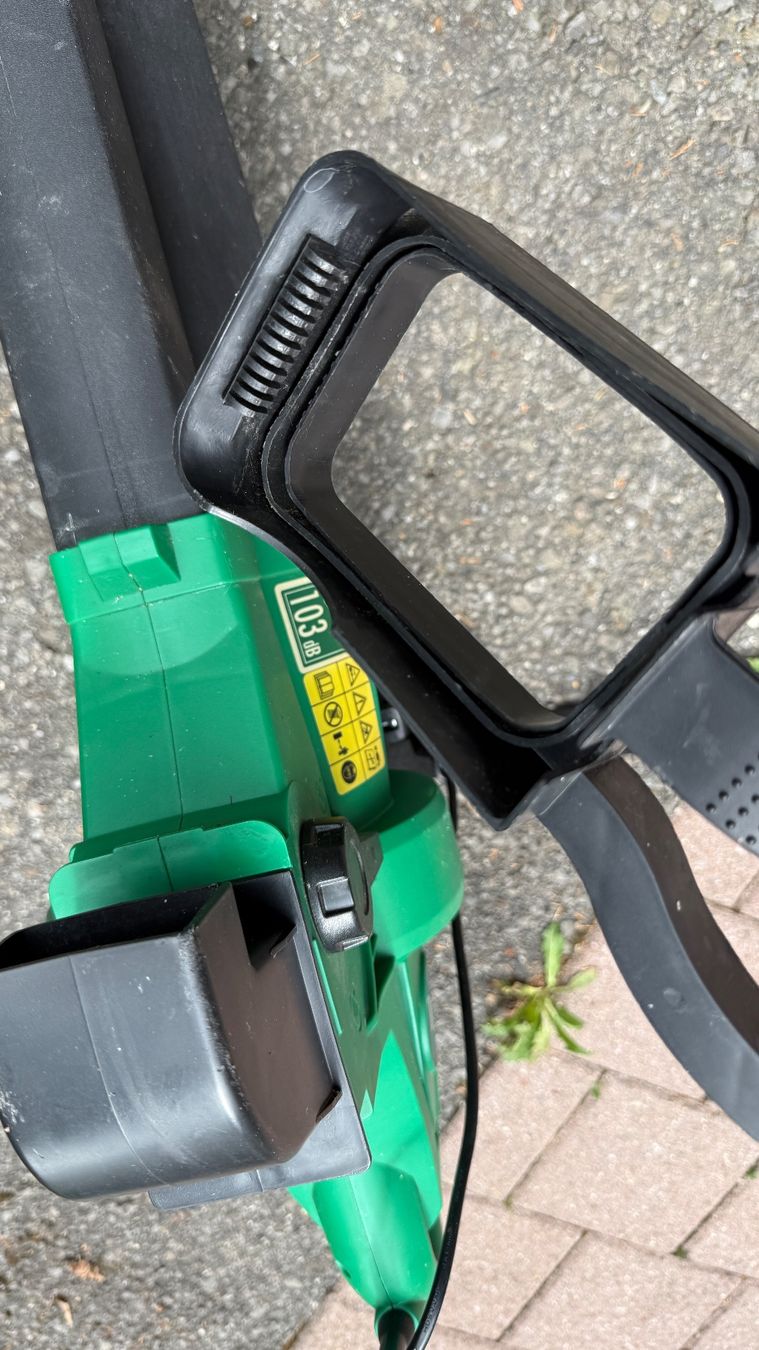 Soffiatori & Aspiratori per foglie: Elektro Laubsauger Laubbläser – Usato da Gersau venduto da Whatafeeling 3
