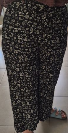 Hose mit Blumenmuster schwarz/weiss Grösse XL