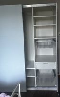 Schrank mit Schiebetüren 