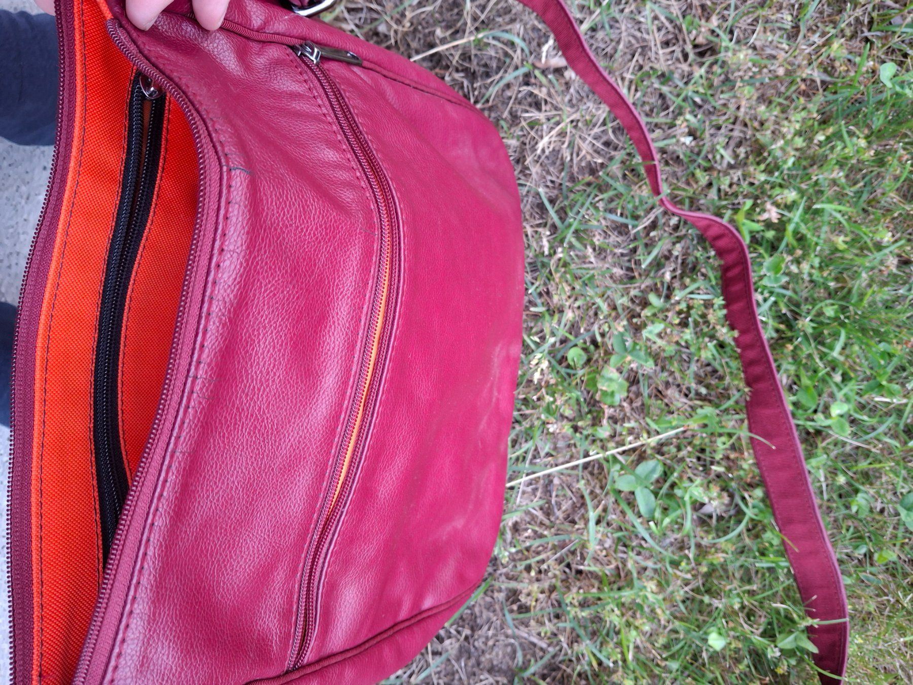 Rossis Borse da donna: Dunkelrote Handtasche – Usato da Unterägeri venduto da spo_2kjh 4