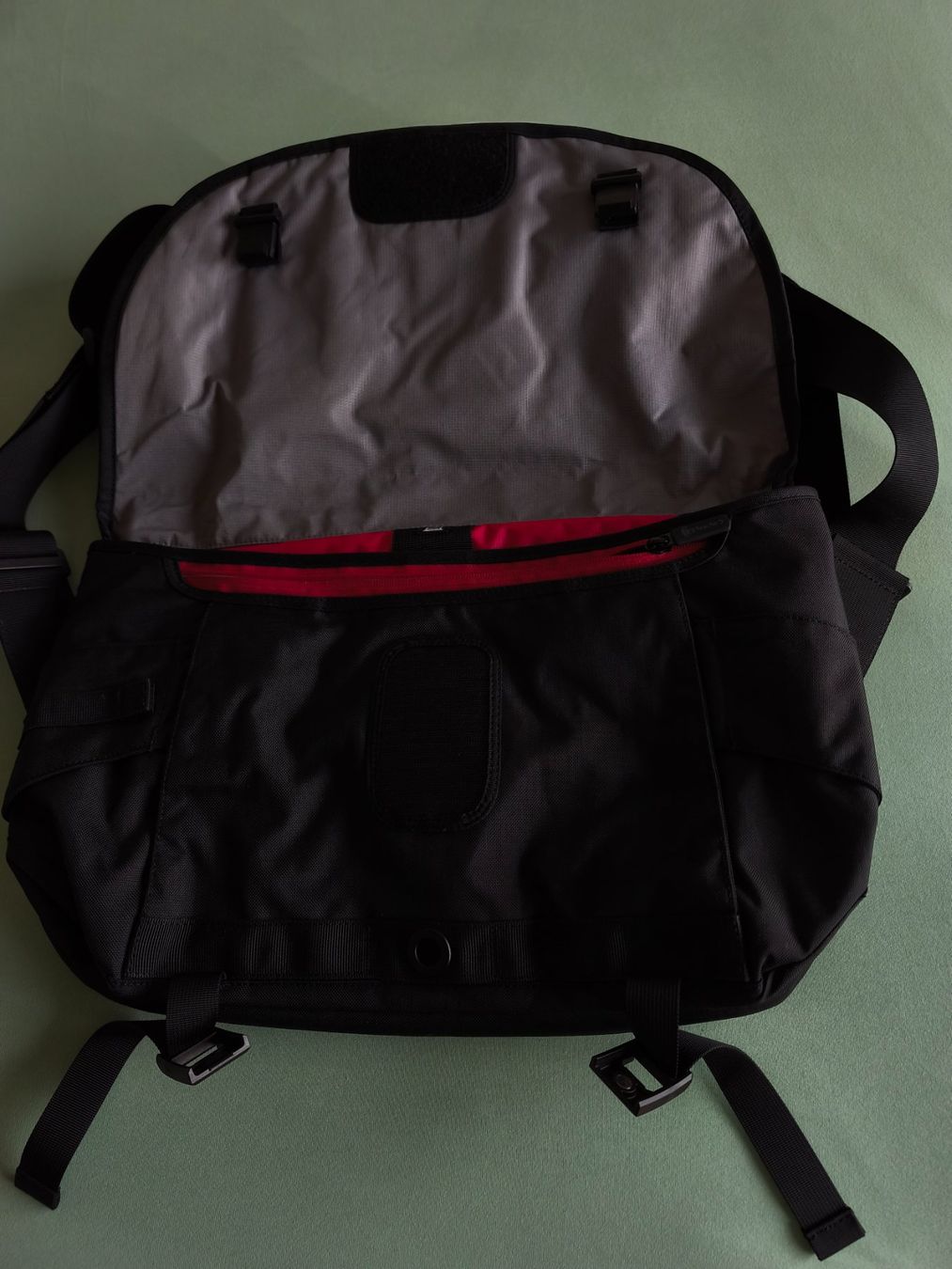 Crumpler Borse: Crumpler Labtop-Tasche 16" – Nuovo (secondo la descrizione) da Aarau venduto da gurnigel65 1