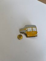 Pin PTT Lastwagen gelb