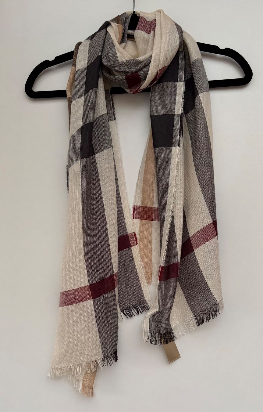 Burberry Foulards & écharpes: Burberry Seide / Kaschmir Schal – D'occasion à Unterägeri par Jutka_04