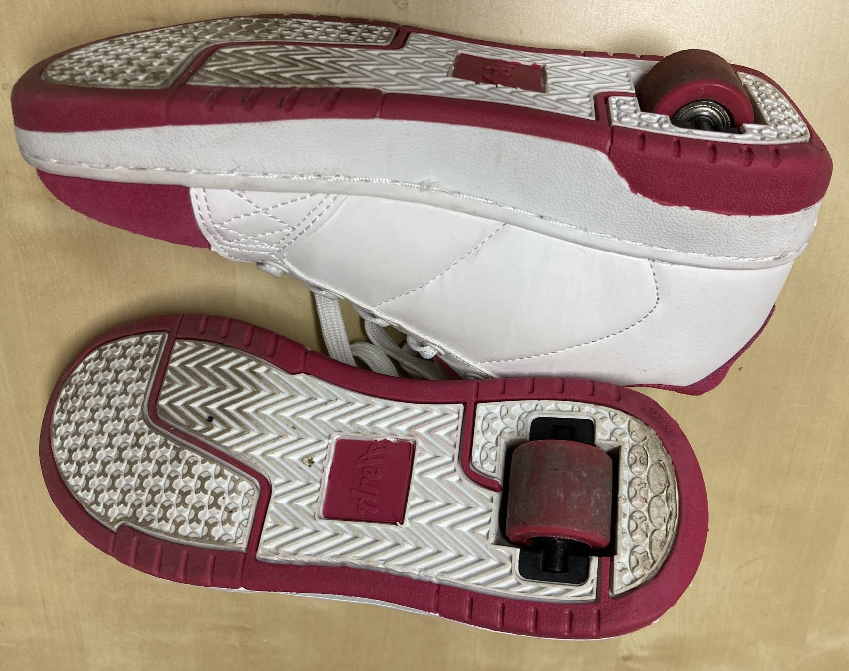 Pattini in linea & Pattini a rotelle: Roller Schuhe AREA (Gr. 36) – Usato da Reinach BL venduto da Loma8 5