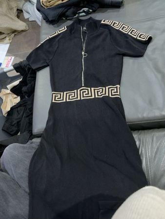 Kleid schwarz mit Reissverschluss xs