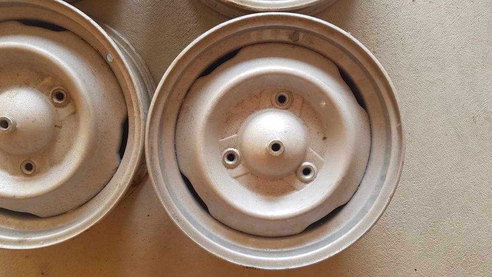 Renault R4: 4 Original-Felgen 4x13 für Baujahre 1961 - 1982 (Gebraucht ...