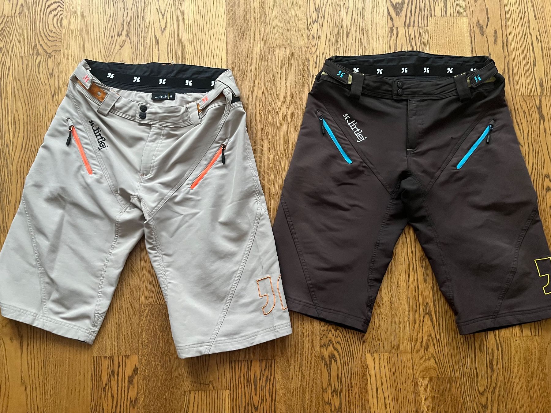 Pantalons: Dirtlej Shorts – D'occasion à Jaberg par tequila73