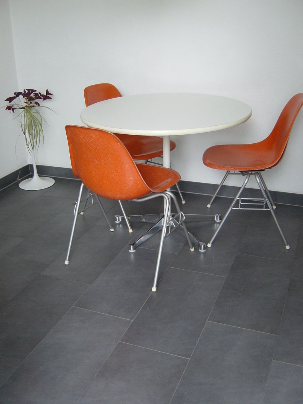 Set de table et chaises: Eames Tischset – D'occasion à Wil SG par Pin05