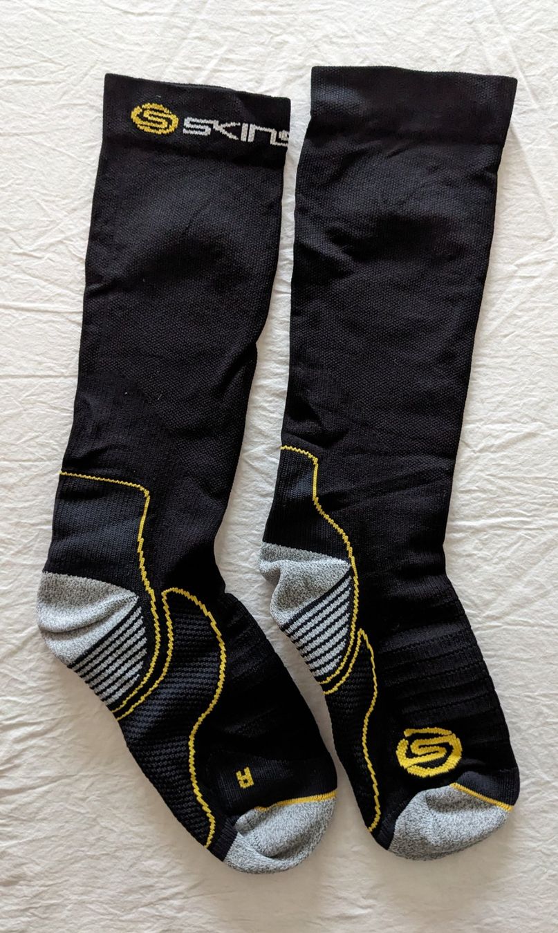 Chaussettes: Skins Essentials Active Compression Socks - black, size S – Neuf avec emballage d'origine à Adliswil par hippophile 6
