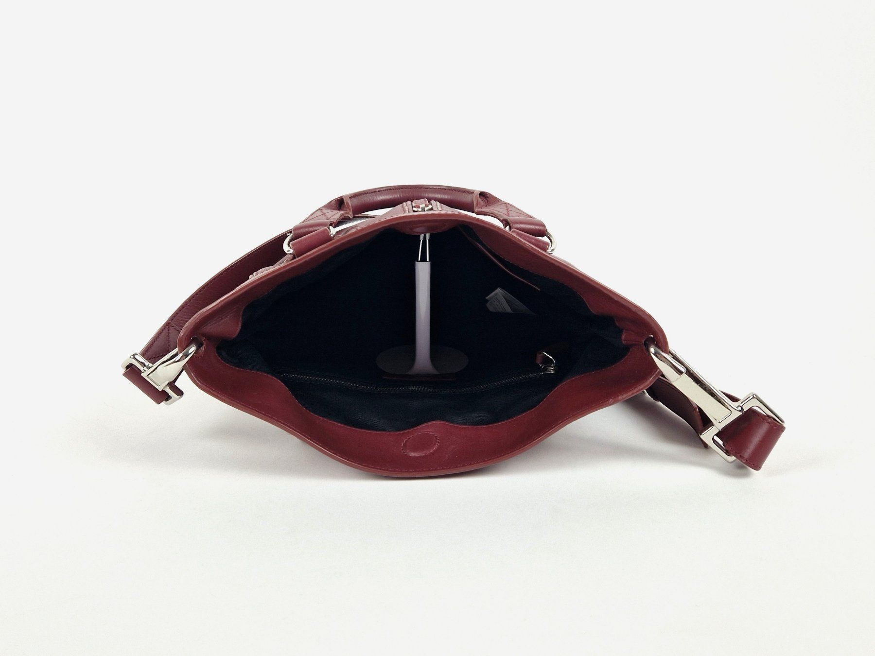 Lacoste Borse: Weinrote Lacoste Handtasche aus Leder – Usato da Basel venduto da Restwert_Basel 4