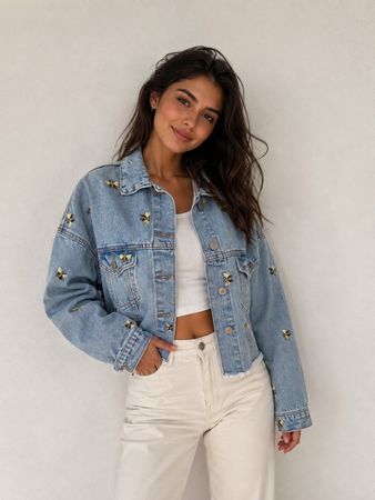 Jeansjacke mit süssen Bienen-Stickereien, Grösse S
