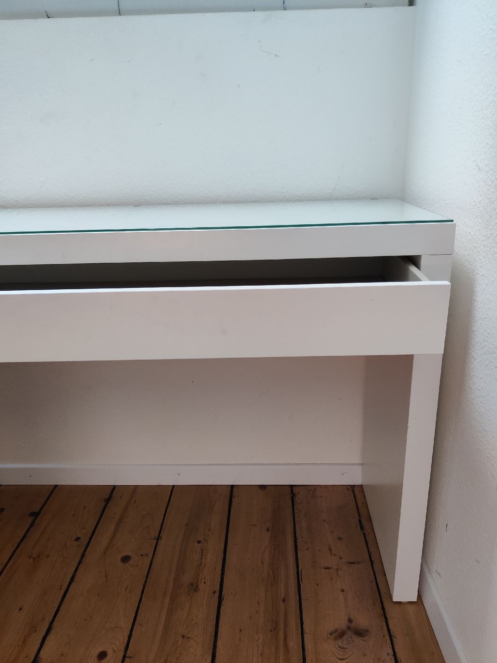 Ikea Tavoli da trucco: White Console Table with Glass Top and Drawer – Usato da St. Gallen venduto da jon_j6qp 1