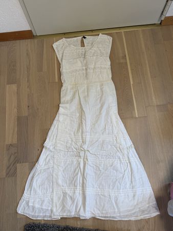 Benetton Kleid weiss mit Verfärbungen S