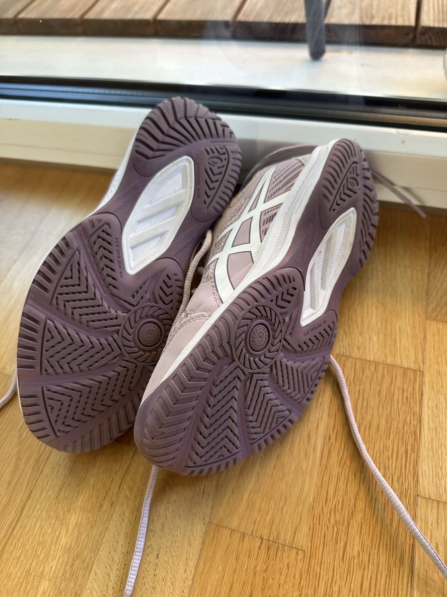 Asics Scarpe da uomo: Asics Hallenschuhe Gr 38 – Usato da Ostermundigen venduto da Clood 2