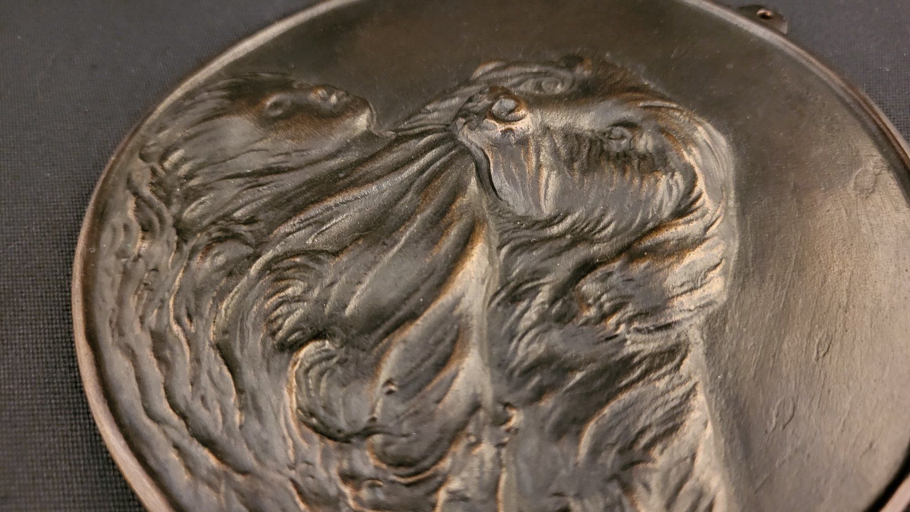 Statuette: Bronze-Relief mit Hund – Usato da Basel venduto da spinne02 3